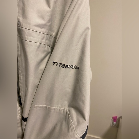 2-in-1 Columbia Titanium Jacket - Picture 2 of 6
